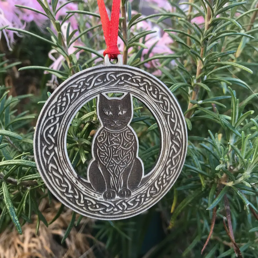 01-celtic-cat-cutout-hanging.webp